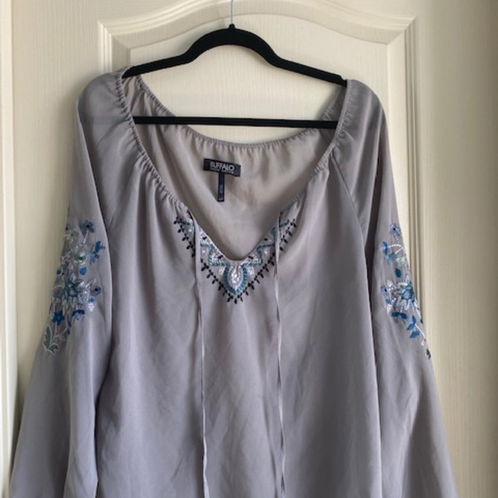 buffalo David Bitton light grey polyester blouse.